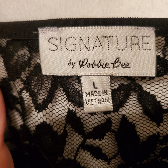 Robbie Bee black lace cardigan with a single button closure.  Womens  Lg. NWT - Picture 3 of 5